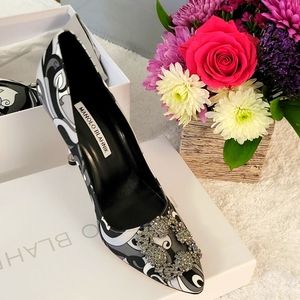 Manolo Blahnik Hangisi010 Black Fabric Pump - Brand New with box and dust bag
